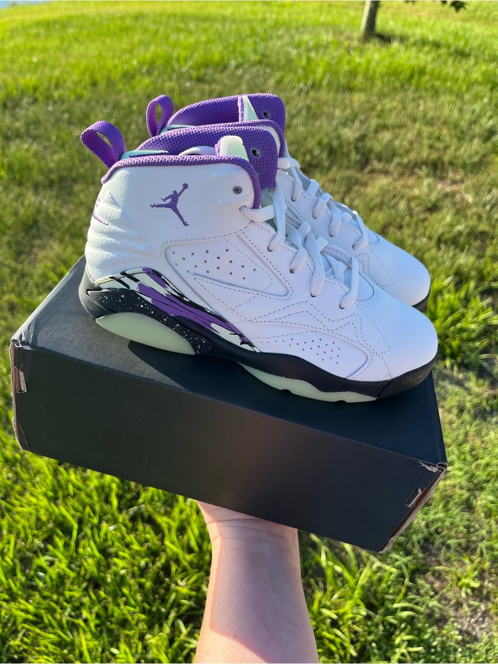 New in Box Jorda MVP (PS) Kids Basketball Shoes Summit White/Purple Boys Size 2Y